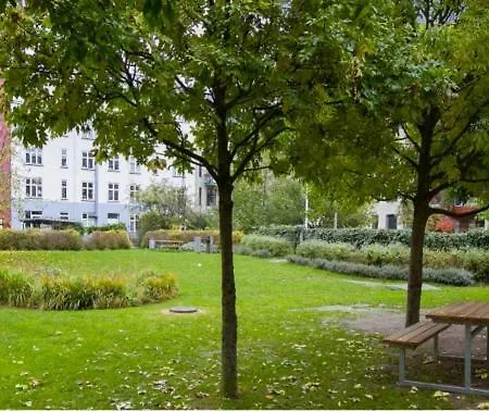 Centrally Located 4 Apartament *