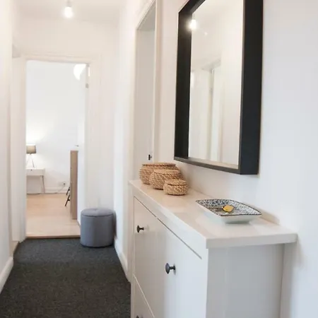 Centrally Located 4 Apartament